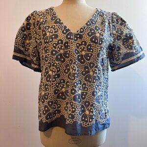 Cabi Pullover Cotton Blue and White Embroidered Puff Sleeve Boxy Blouse